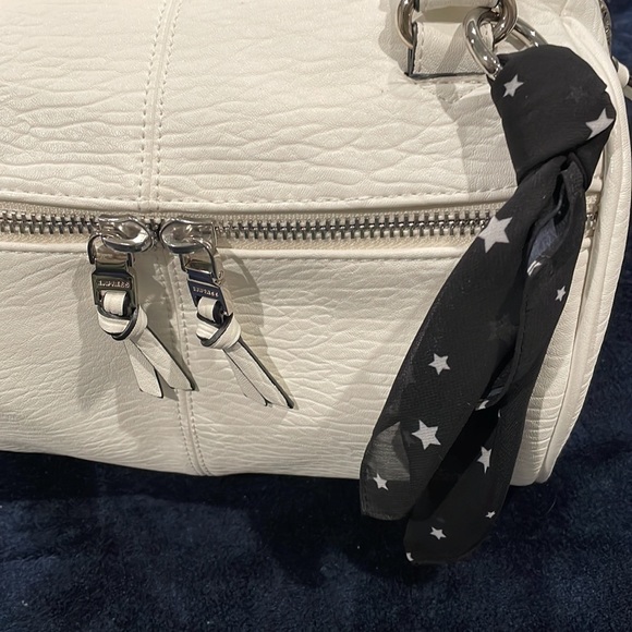 White purse from express - Picture 2 of 3